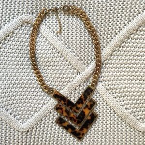 Tortoise chunky necklace